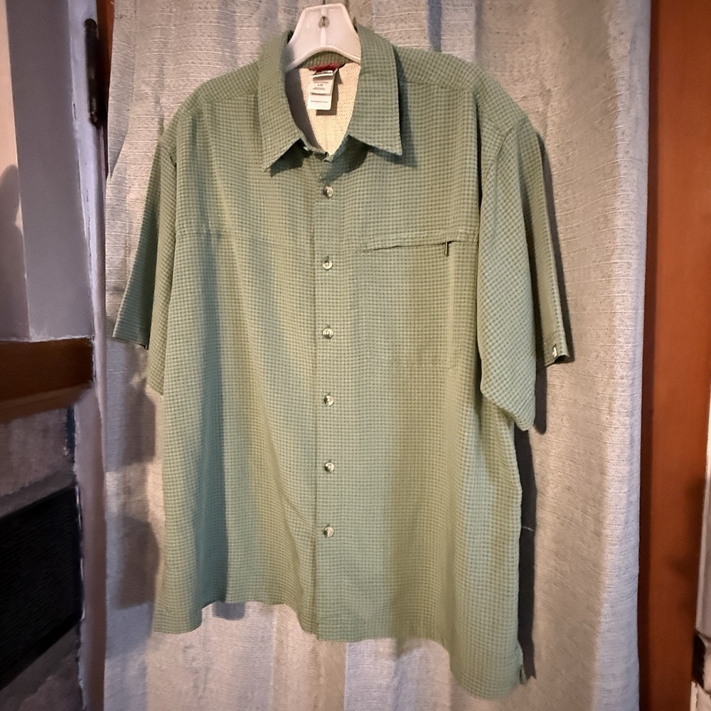 The North Face Mens Large  Plaid Chest Zip Pocket Short Sleeve Button Up Shirt